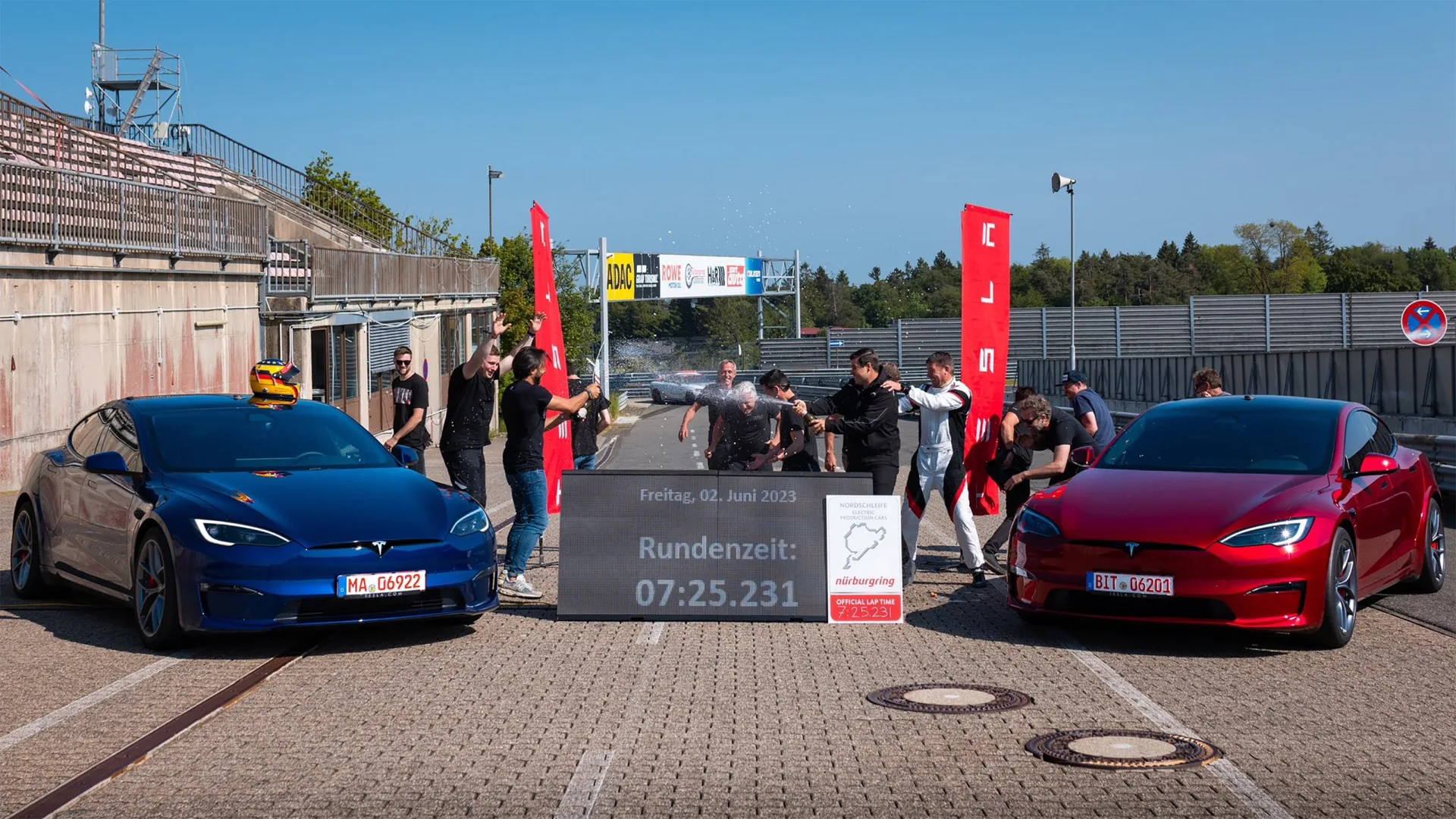 Pacote Track Package do Tesla Model S Plaid quebra recorde de EV em Nürburgring