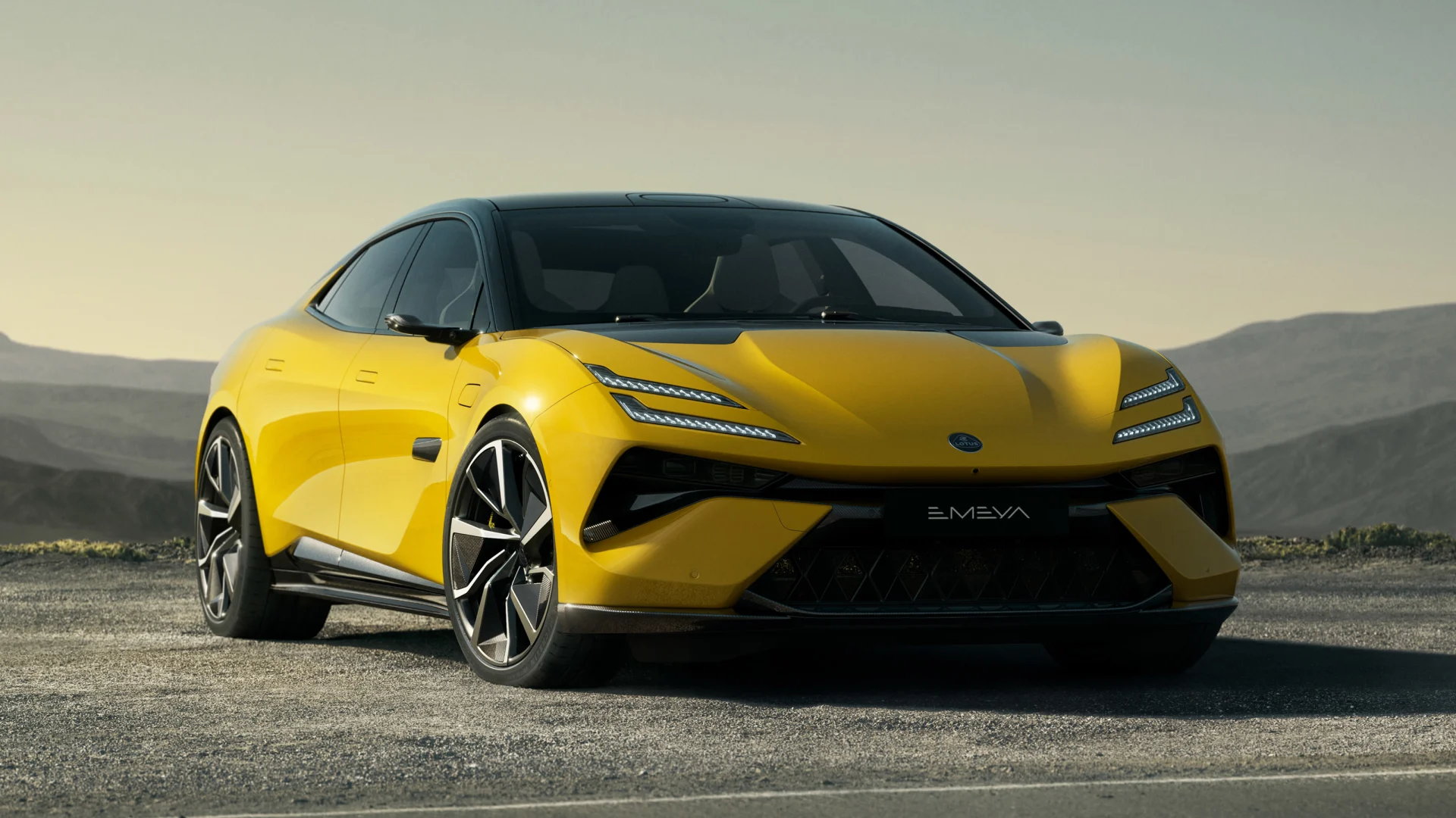 O novo Lotus Emeya custa £94.950 e oferece até 905 cv