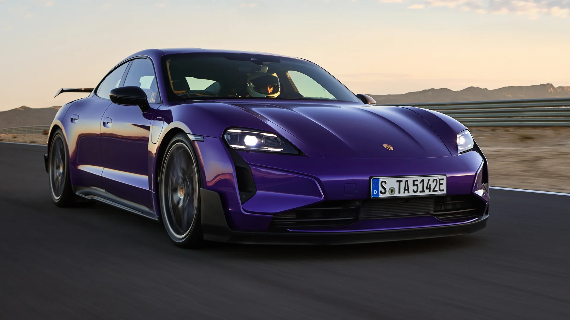 Porsche Taycan Turbo GT de 1093 cv mira o Tesla Model S Plaid
