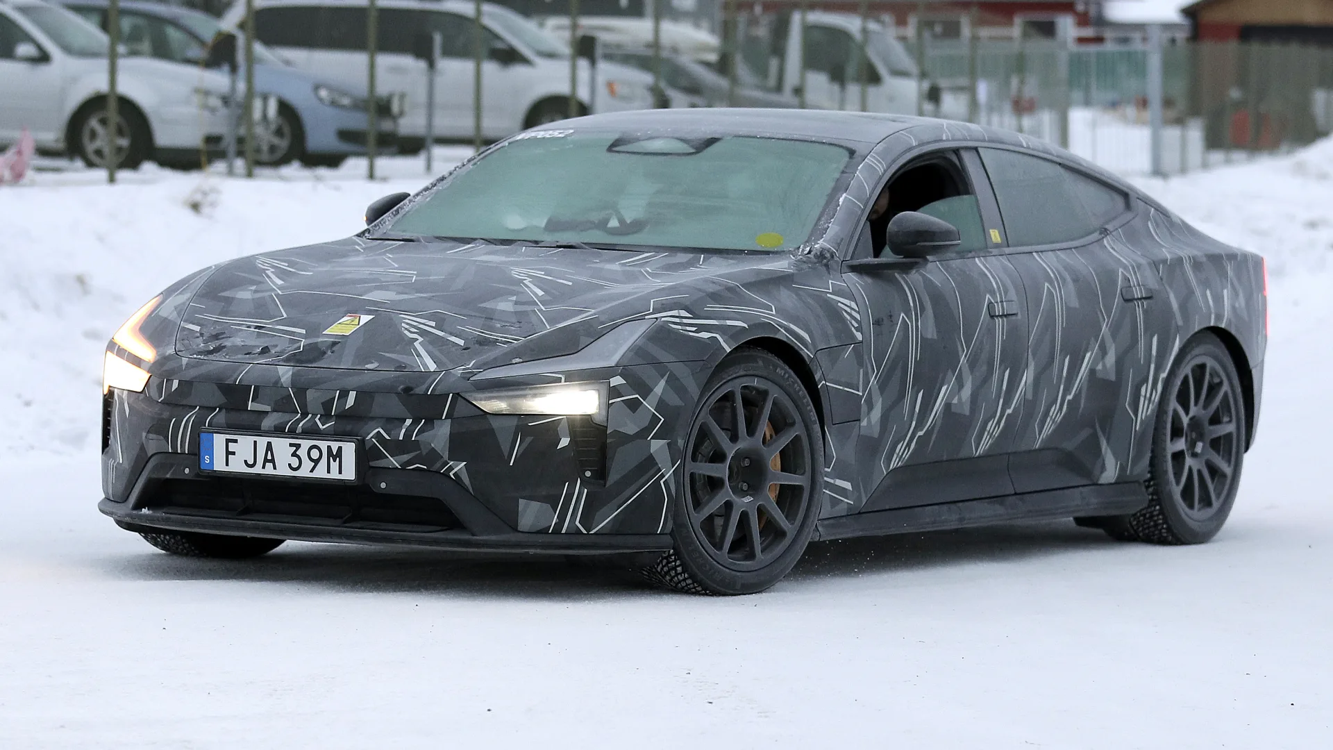 Polestar 5 mira Porsche Taycan como carro-chefe de 871 cv