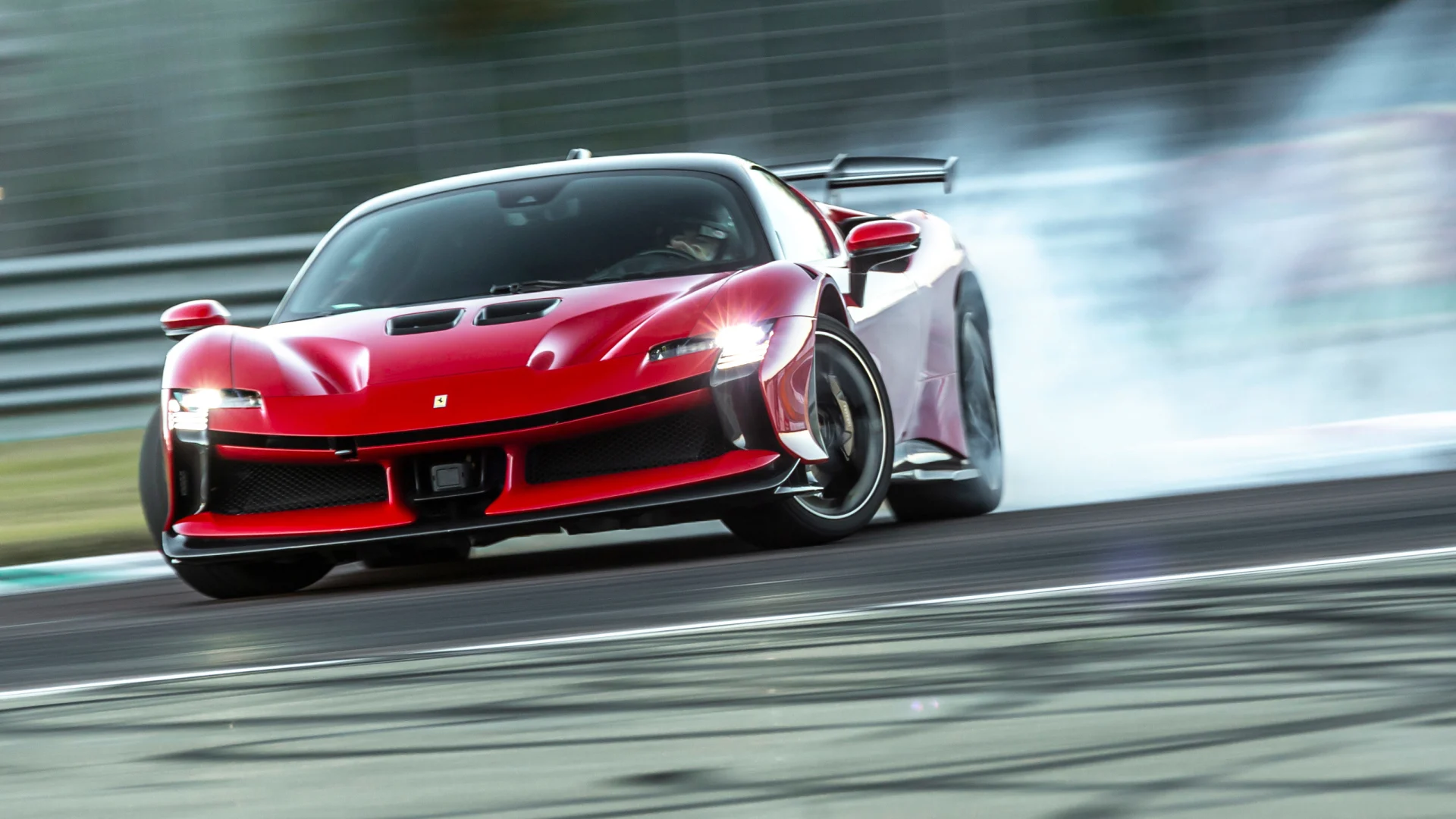 Ferrari SF90 XX Stradale 2024 review – a todo vapor no XX de 1016 cv com licença para rodar nas ruas