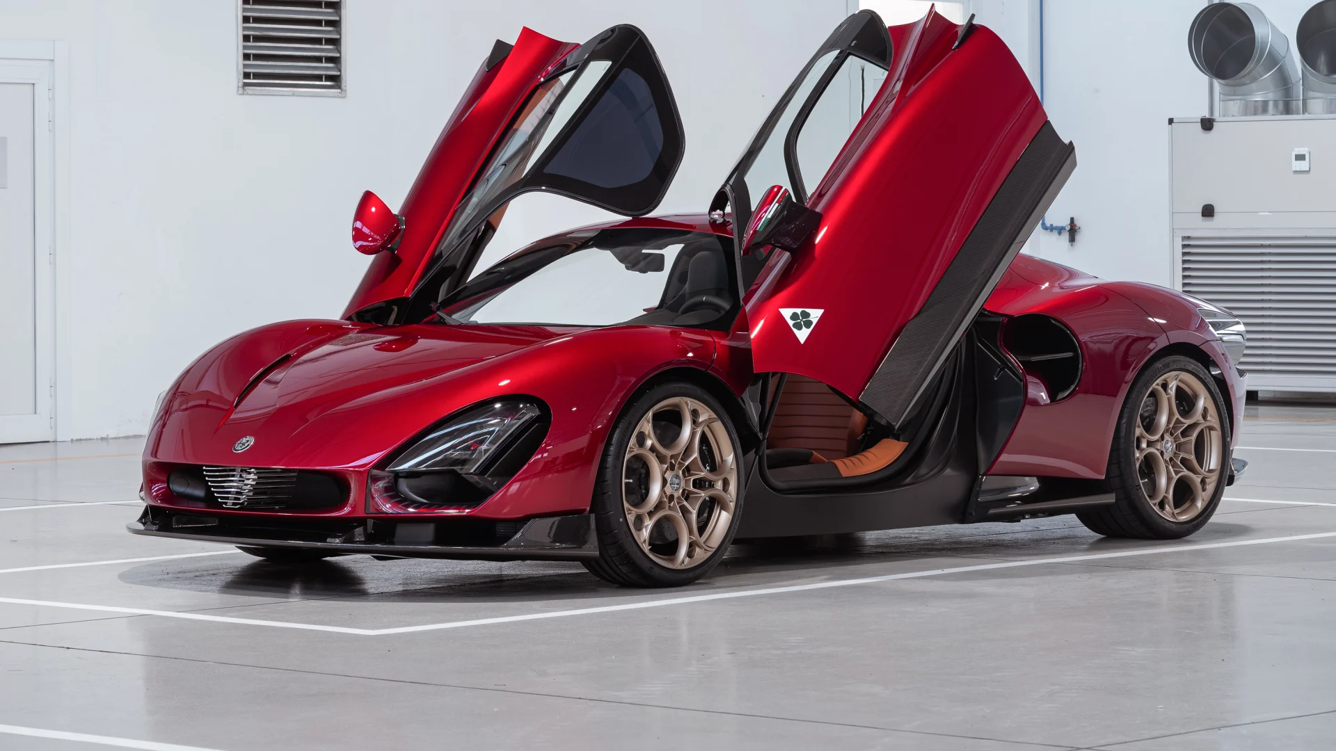 O Alfa Romeo 33 Stradale está pronto para pegar a estrada